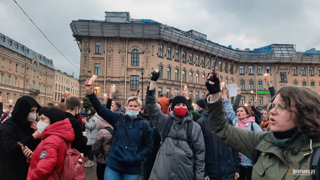 Sennaya protest crowd